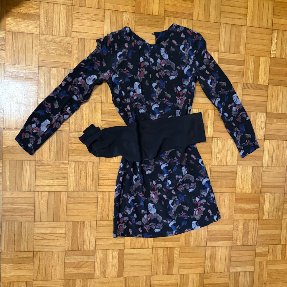 Silk Long Sleeve Black abstract Print mini Dress- no tags.